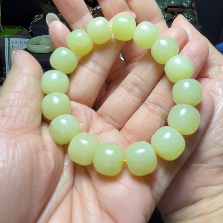 岫岩老玉（透闪石质玉）未镶嵌颈饰