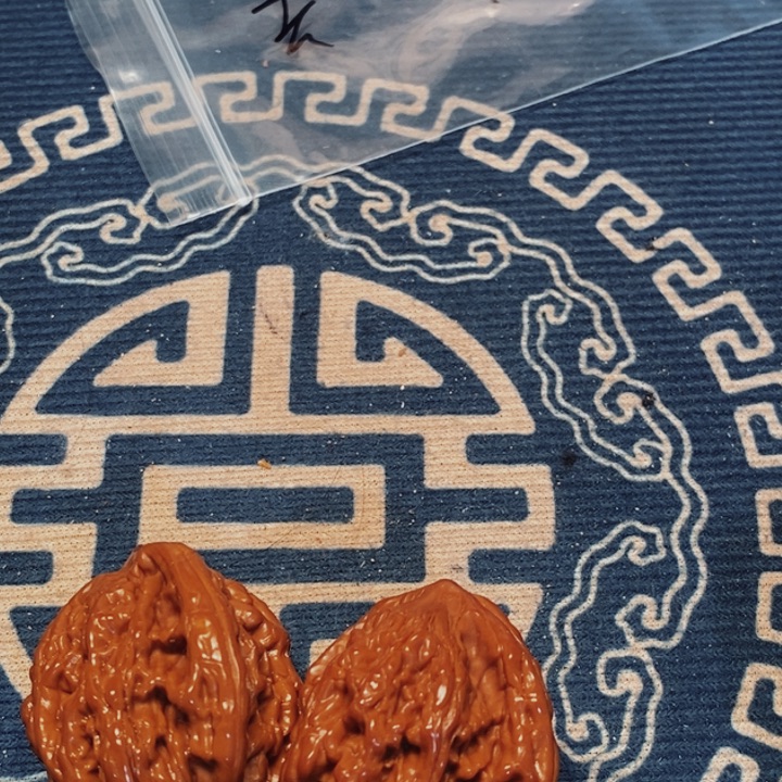 用***9把件桃核虎头3811