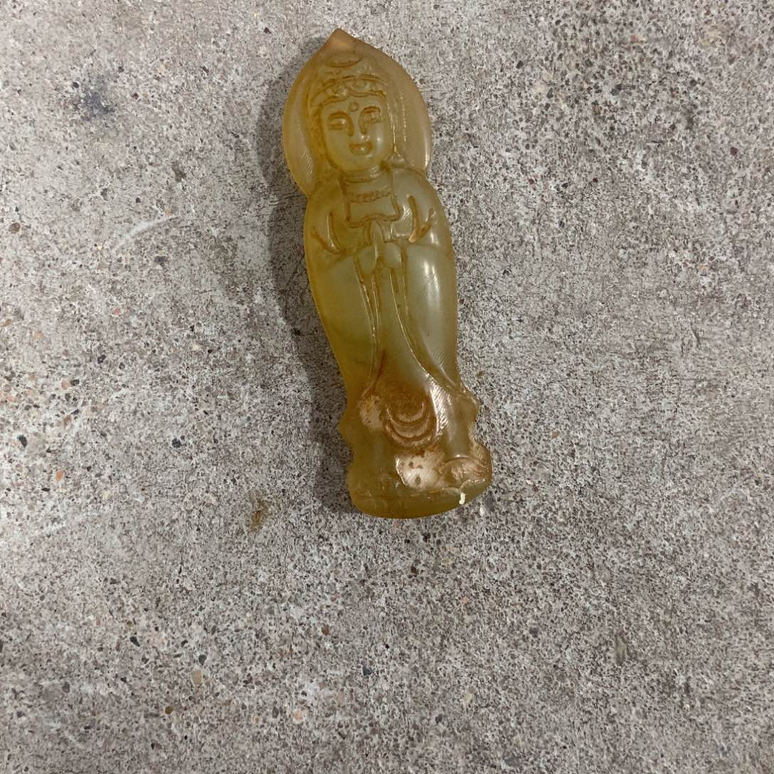 透闪石质玉未镶嵌挂件