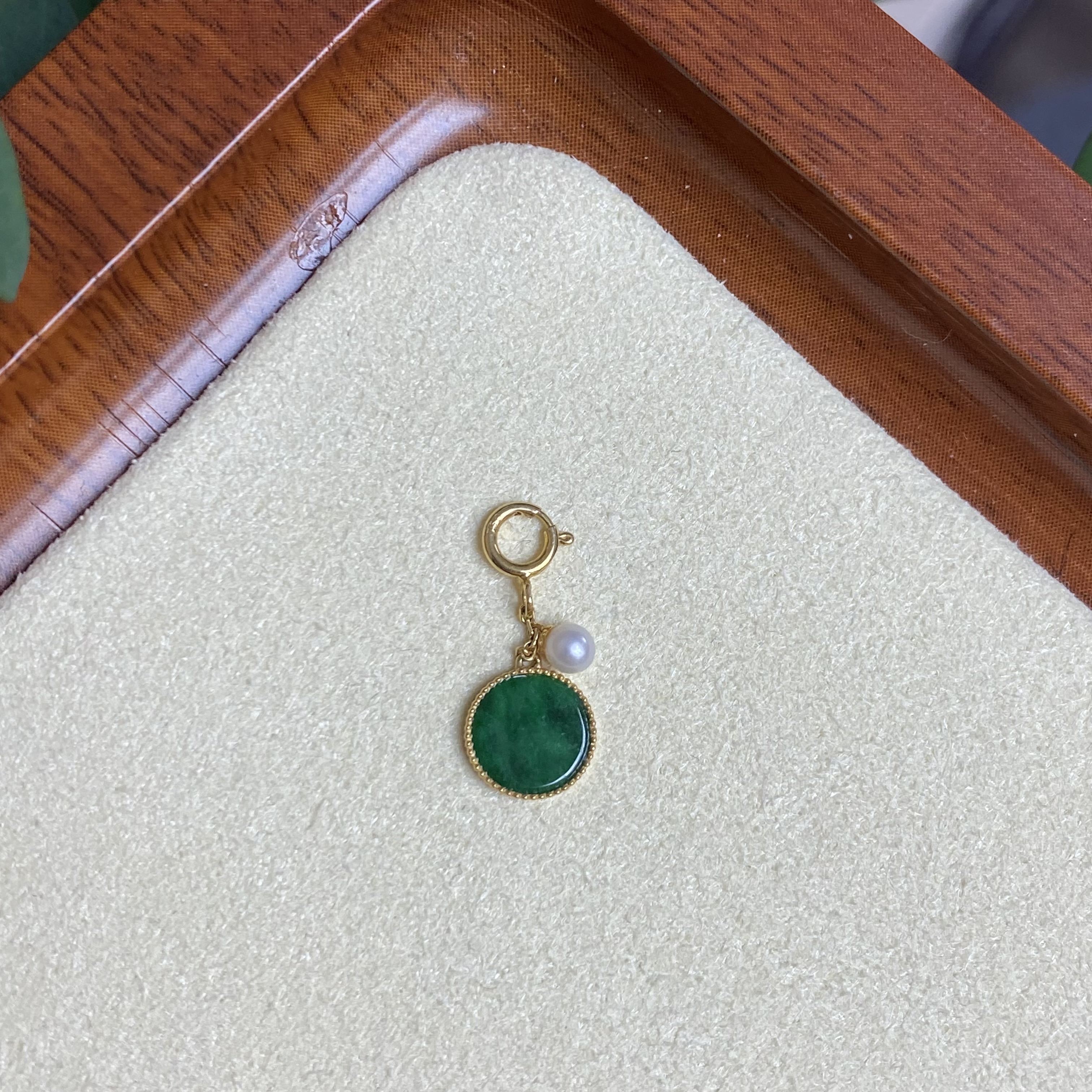 【珍珍严选】18K金镶翡翠圆牌百搭扣吊坠-LL68