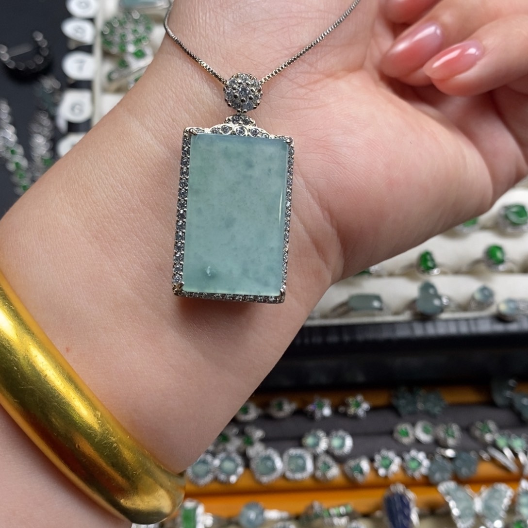 未镶嵌挂件翡翠翡翠