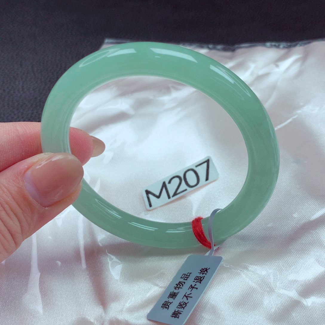 翡翠手镯未镶嵌手镯88