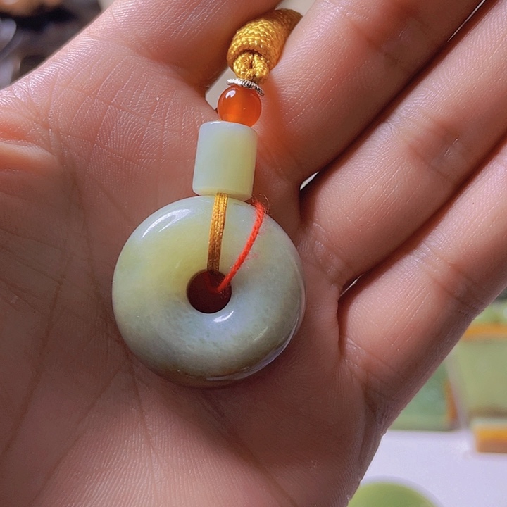 未镶嵌手串岫岩河磨玉（透闪石质玉）大*