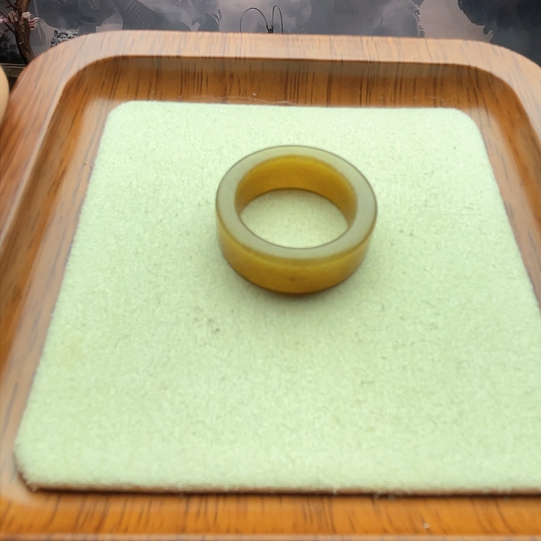 和田玉戒指未镶嵌太妃糖直切16-17号