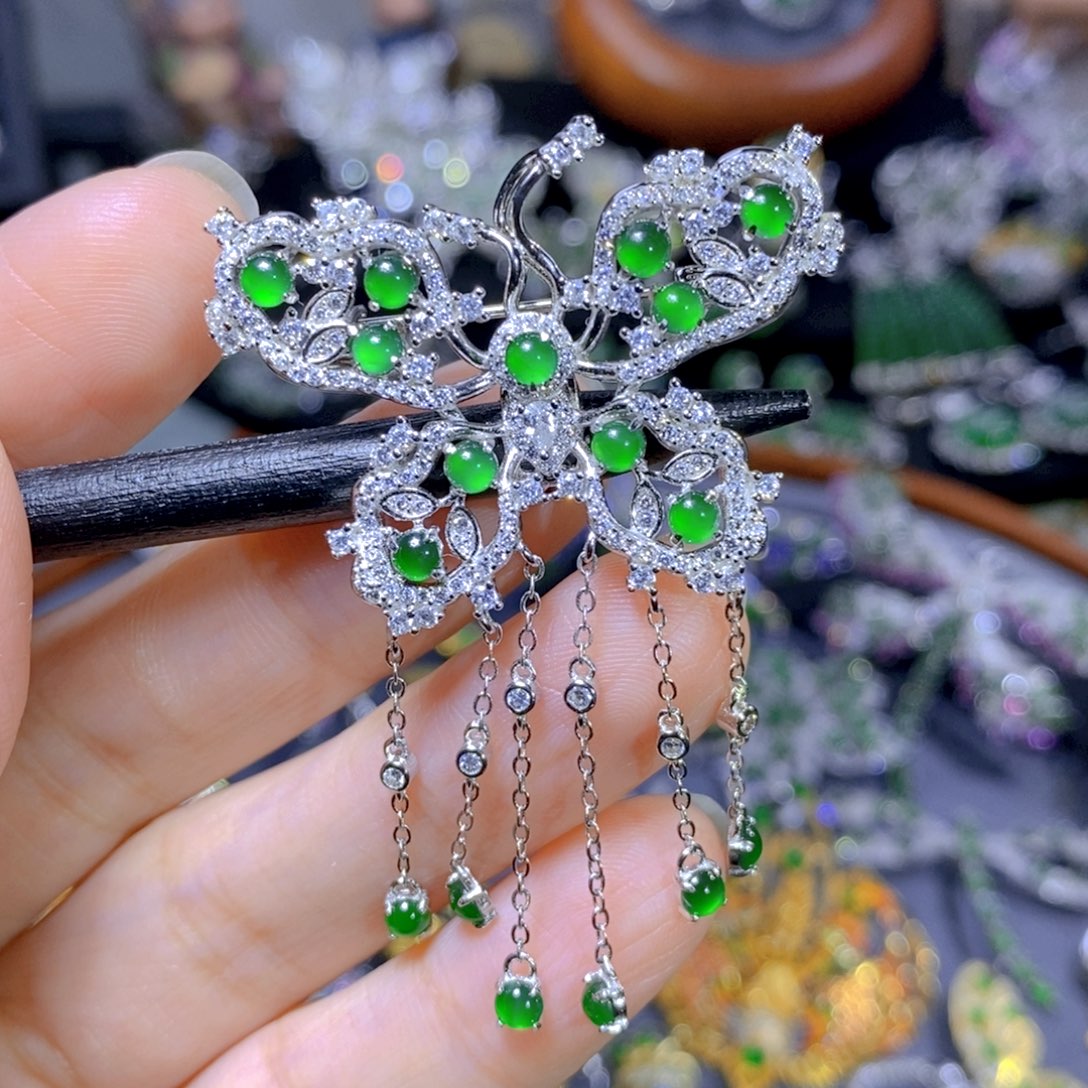 翡翠颈饰银S925镶嵌天然翡翠