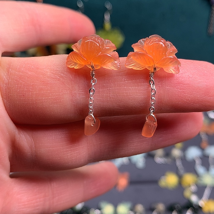 未镶嵌蛇纹石玉耳饰三**坊