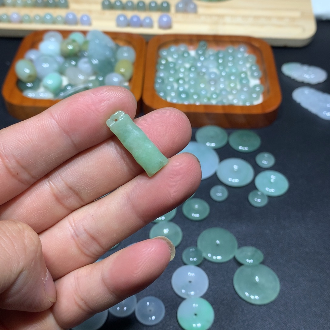 颈饰未镶嵌翡翠竹节