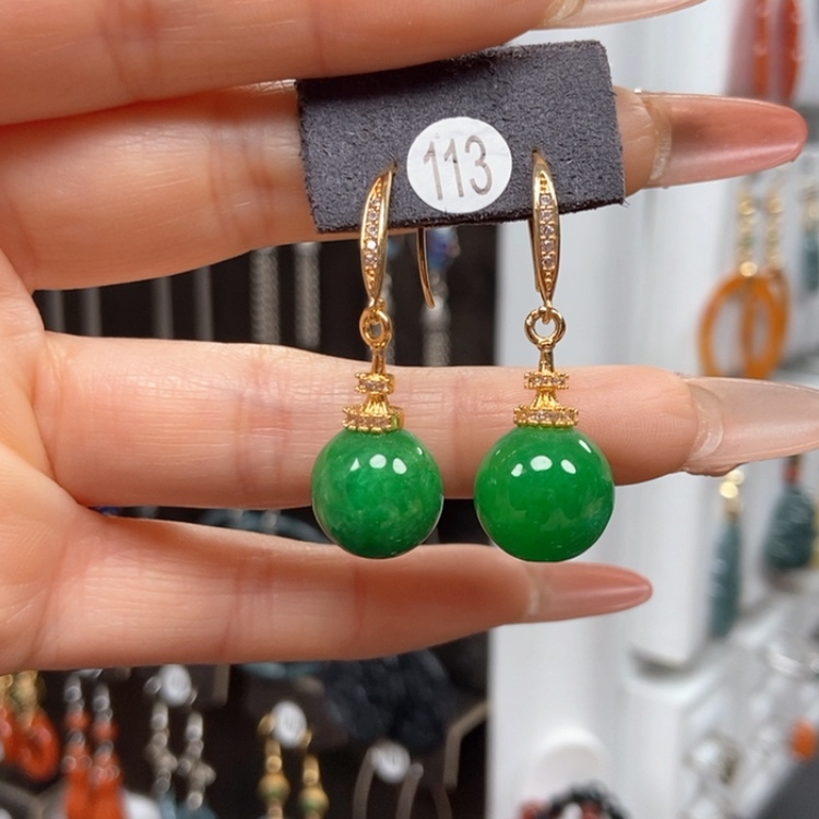 【闪购商品】石英质玉耳钉合金