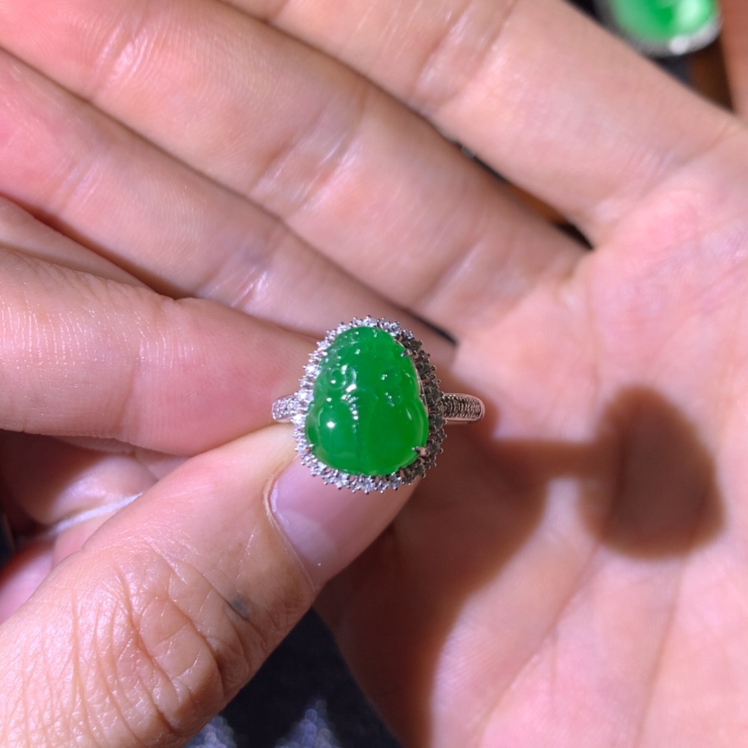 翡翠18K金镶嵌戒指翡翠