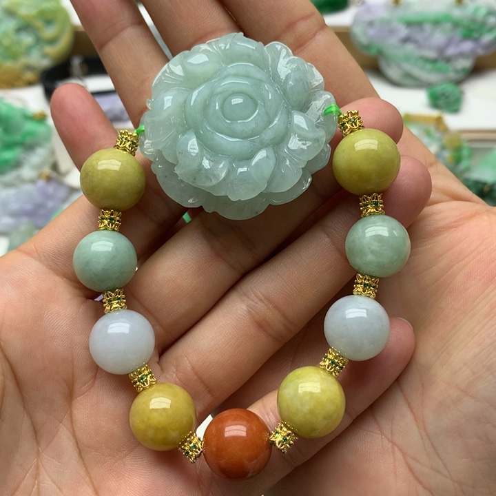 翡翠颈饰未镶嵌翡翠