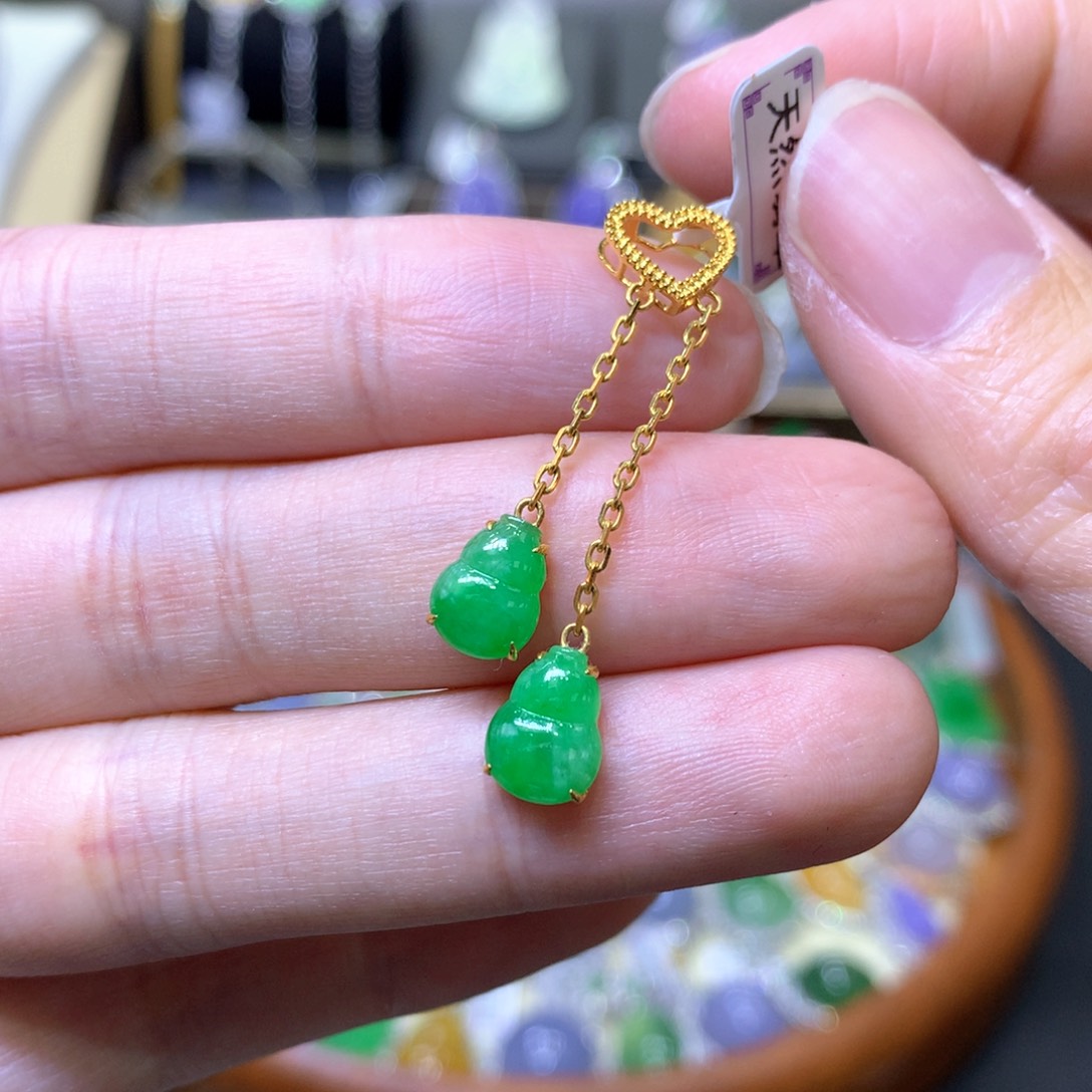 【闪购商品】翡翠颈饰18K金镶嵌翡翠吊坠项链