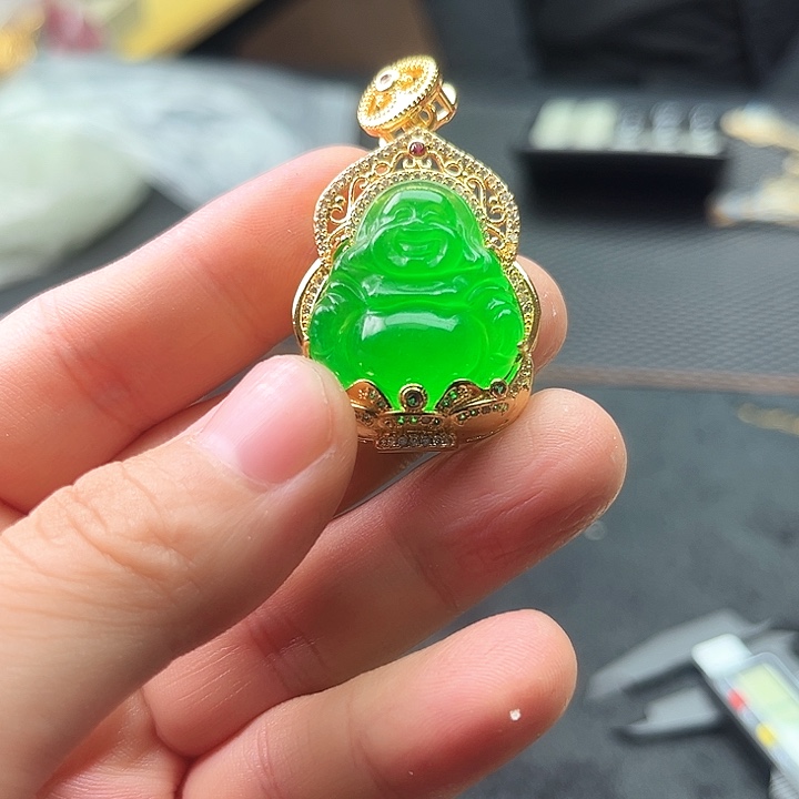 翡翠颈饰未镶嵌啊啊