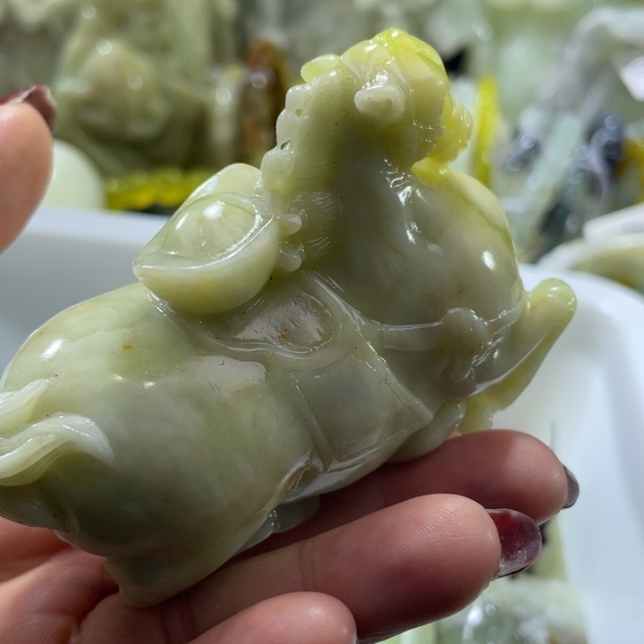 岫玉未镶嵌手把唐马