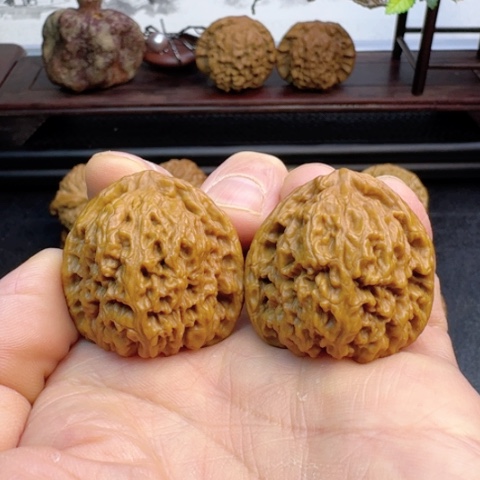 文玩核桃吊坠要将石