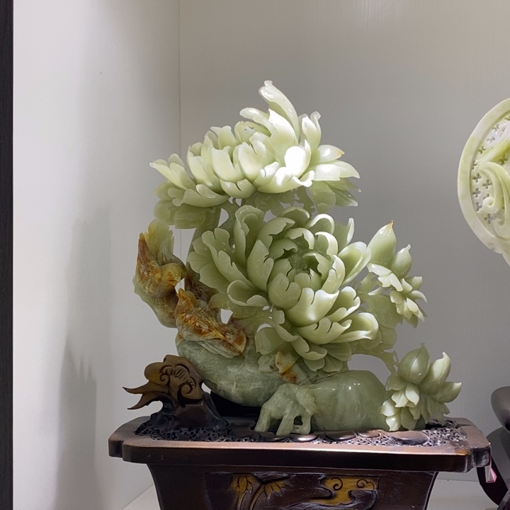 未镶嵌蛇纹石玉（覆膜）珠宝奇石