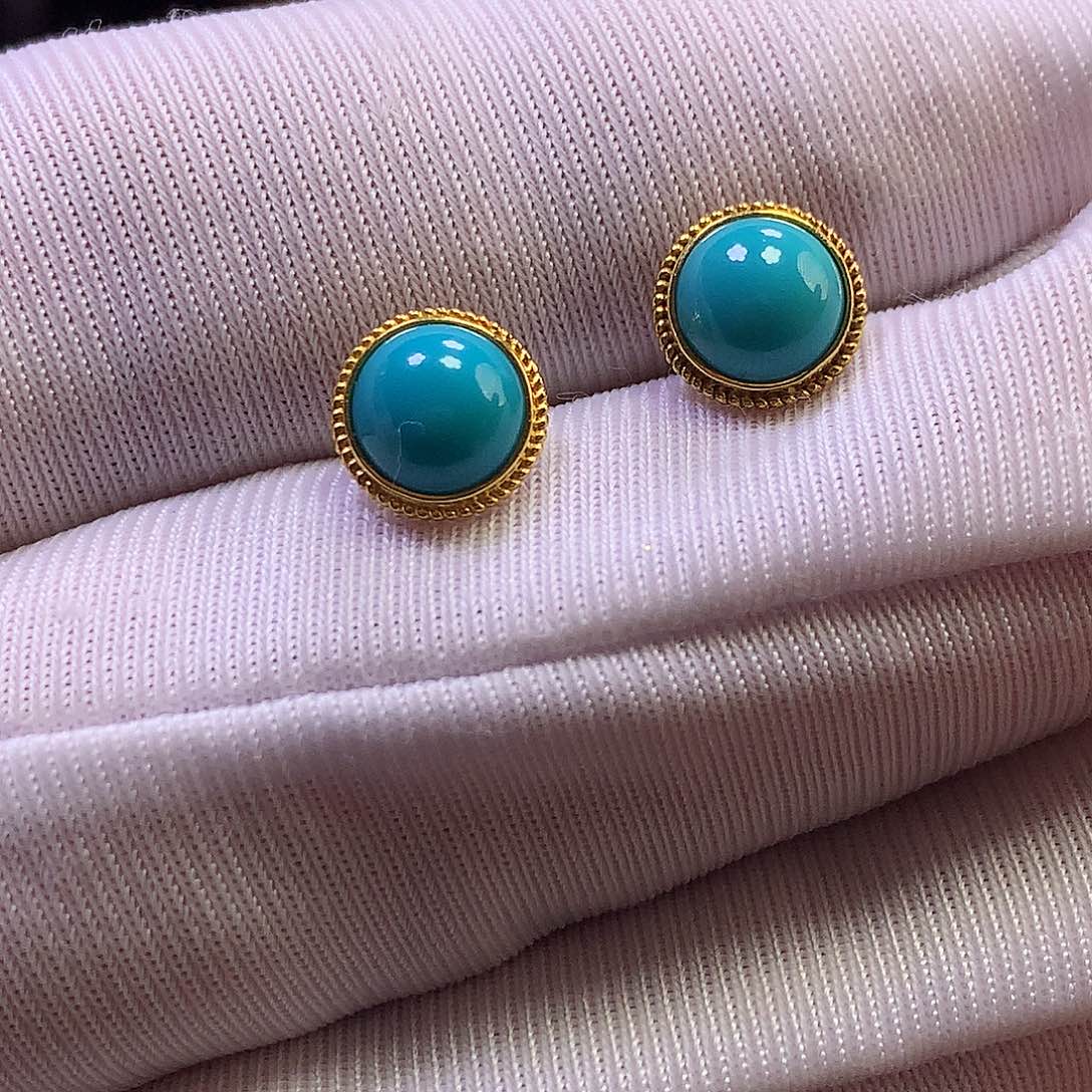 绿松石18K金镶嵌耳钉