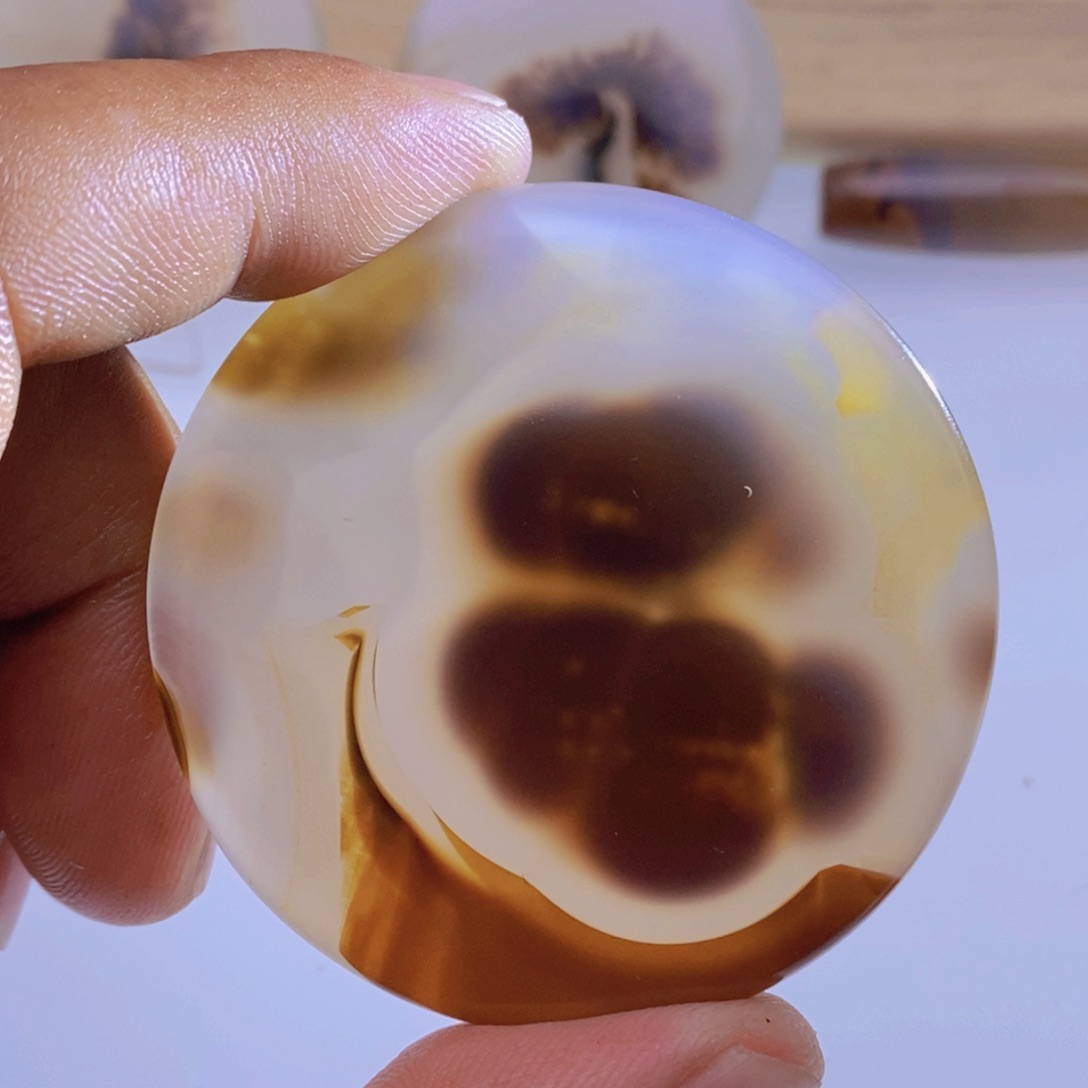 玛瑙/玉髓颈饰未镶嵌家**事