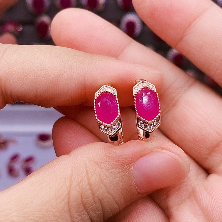 红宝石银S925镶嵌耳饰