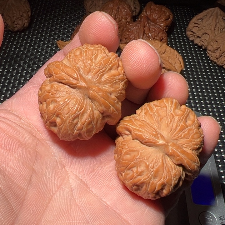 彩***券文玩核桃吊坠平谷元宝狮子头核桃