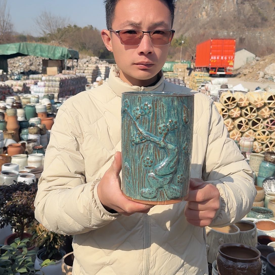 紫砂花盆口13高18（一个树桩绿