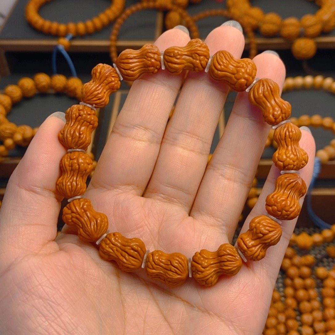 陈***令桃核吊坠秦岭森林11