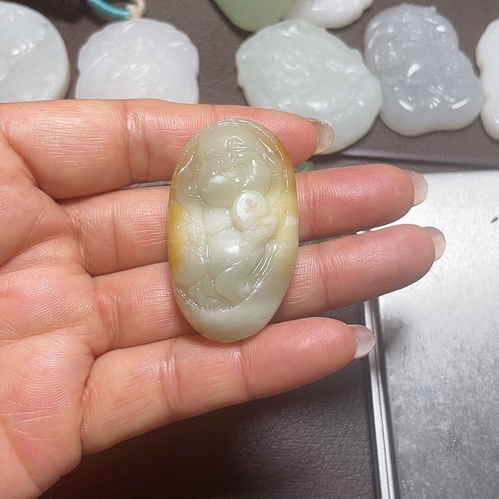 和田玉未镶嵌颈饰