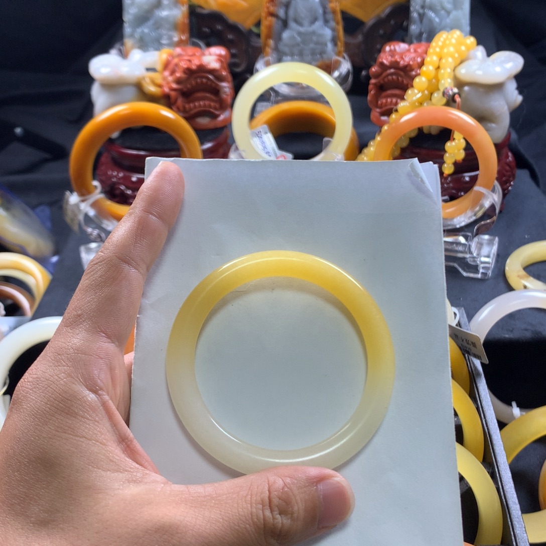 发***9未镶嵌石英质玉（黄龙玉）手镯