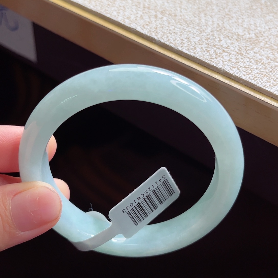 翡翠手镯未镶嵌手镯