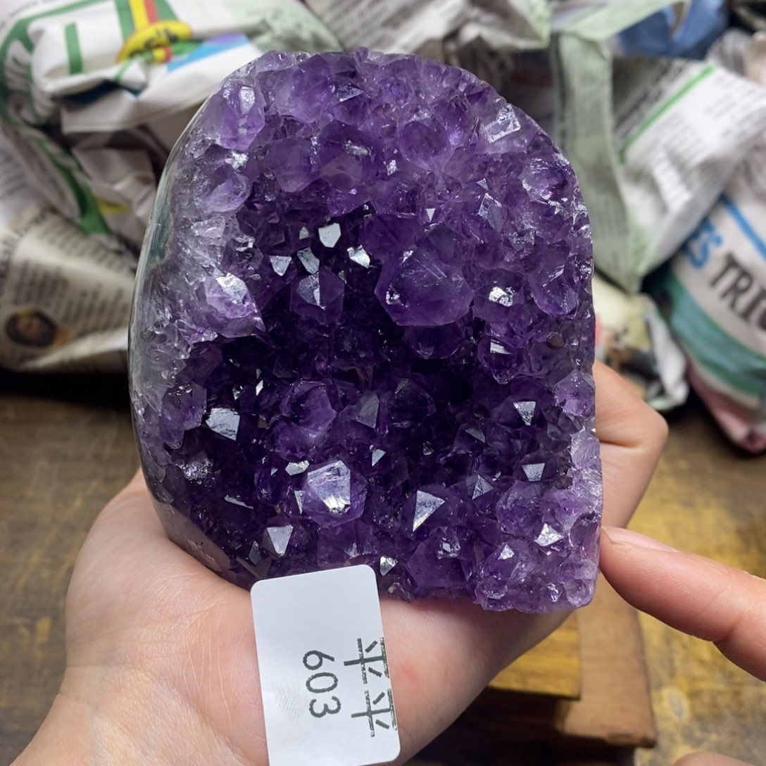 紫晶乌拉圭未镶嵌