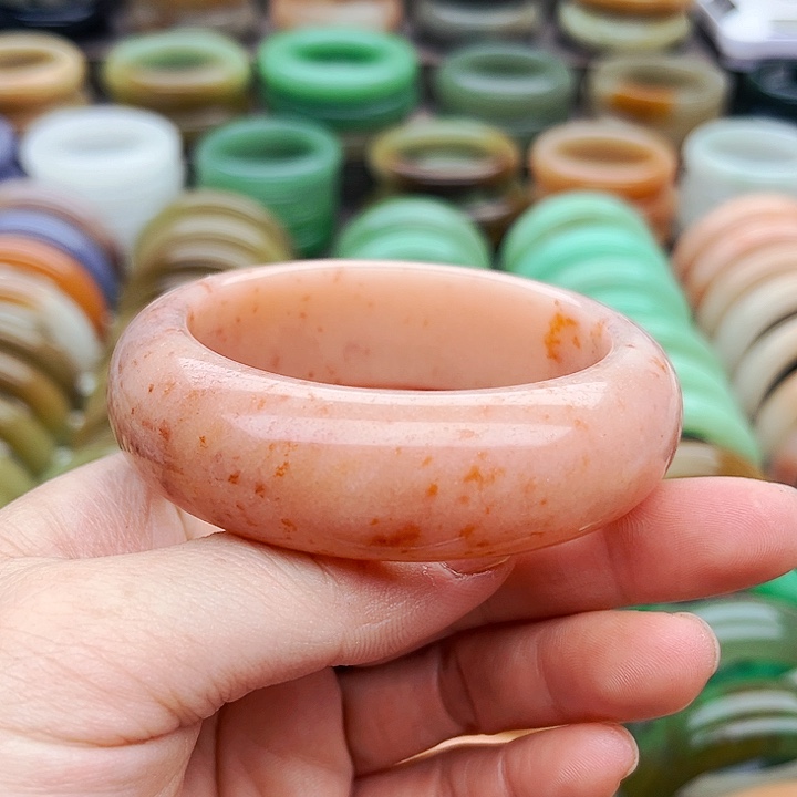 未镶嵌手镯（圆镯）石英质玉