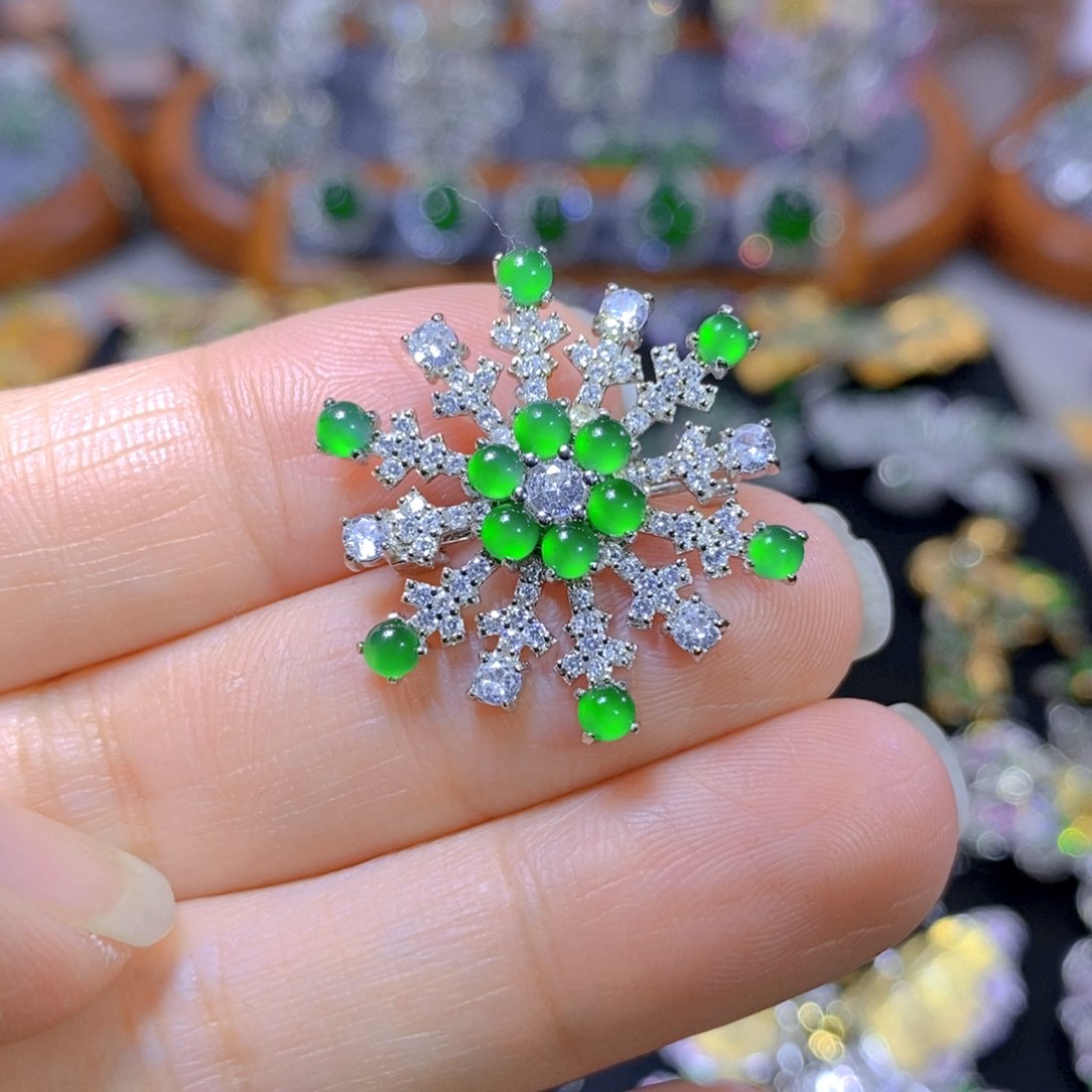 翡翠颈饰银S925镶嵌天然翡翠