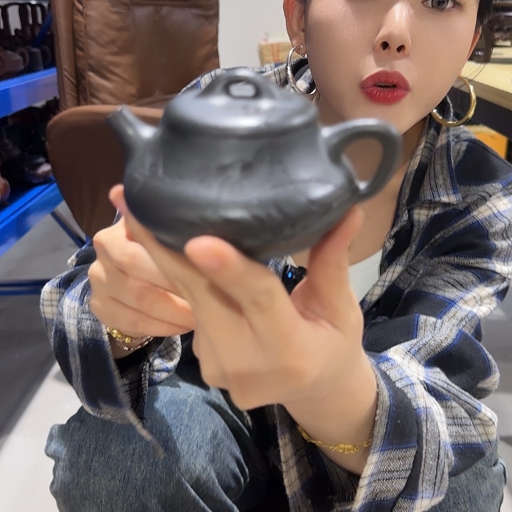 团团紫砂壶紫砂壶。    