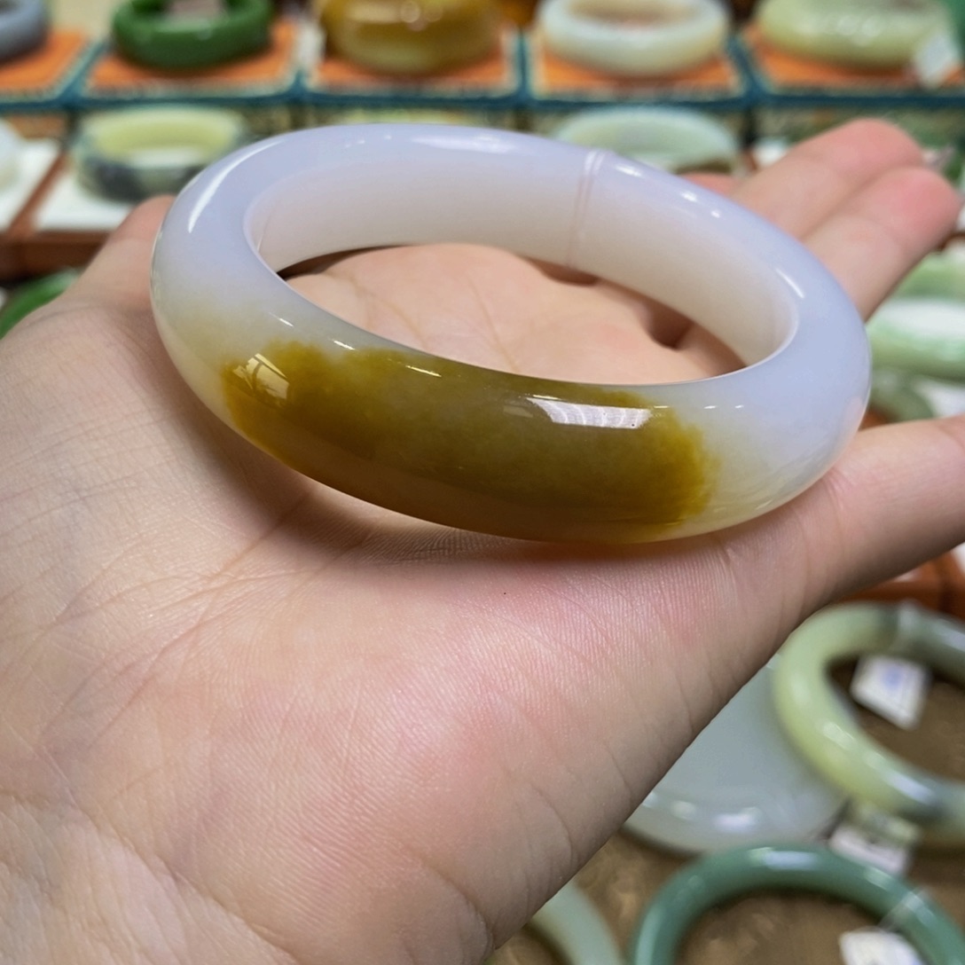 和田玉手镯未镶嵌新疆白糖5657