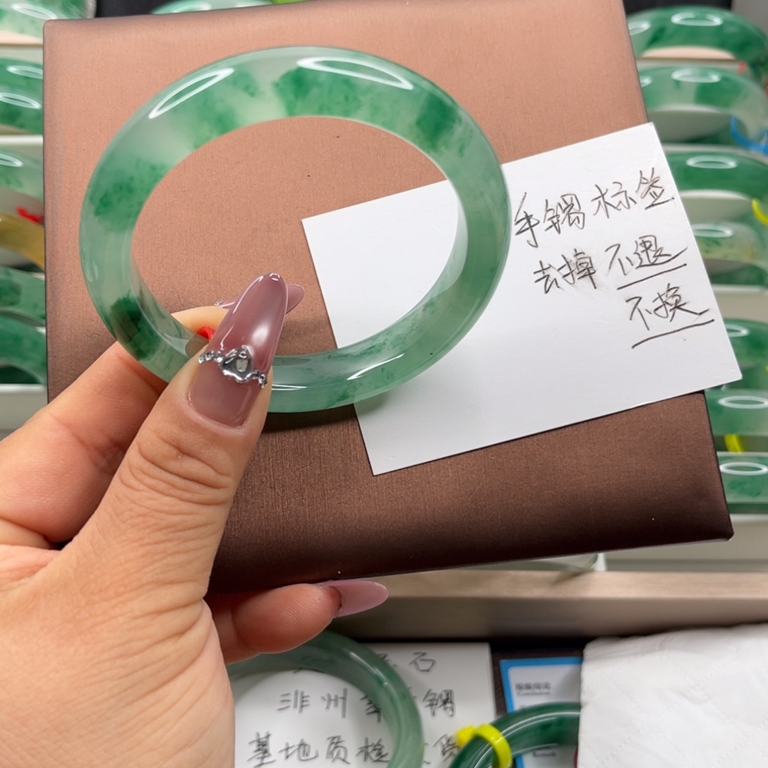 石英质玉未镶嵌手镯非洲翠