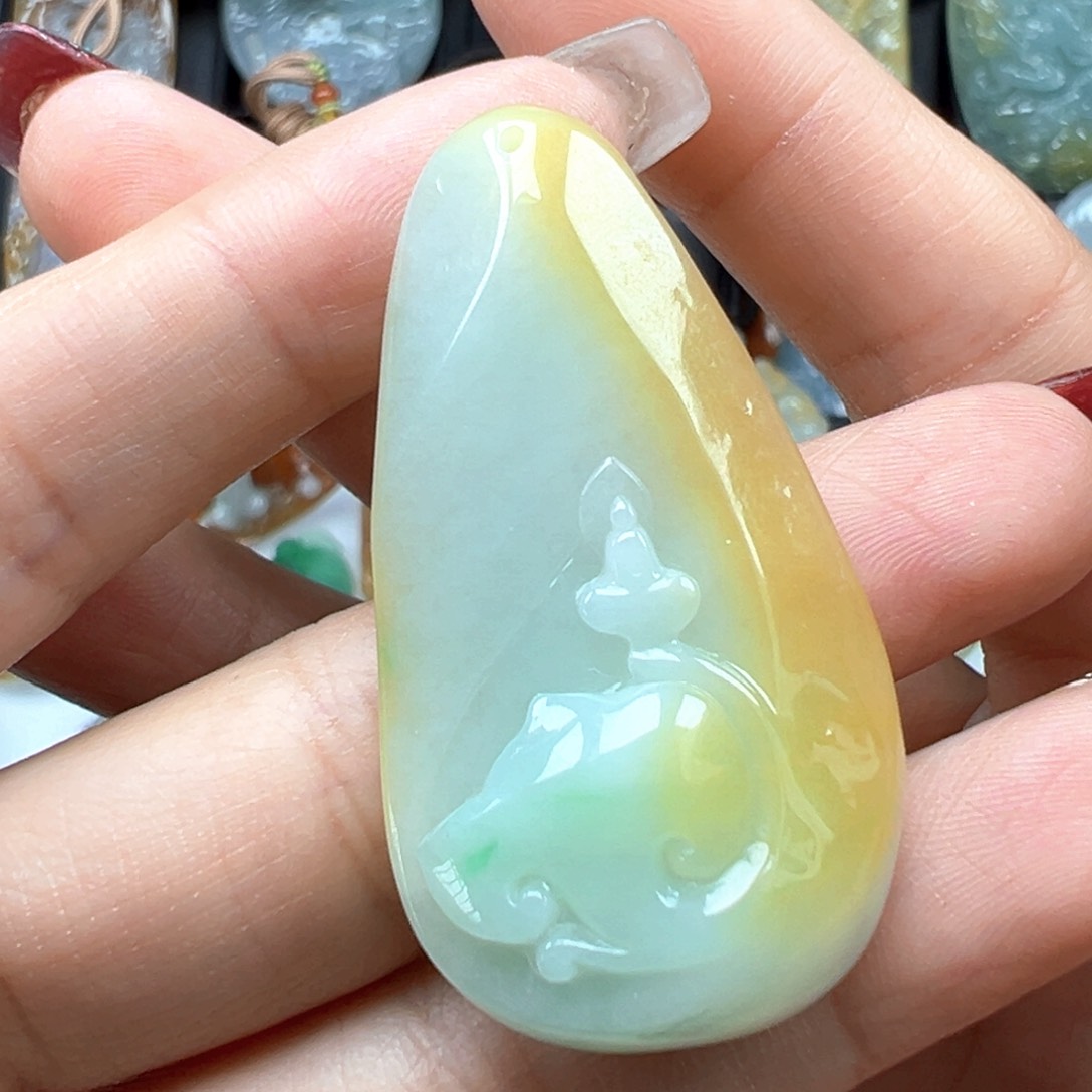 翡翠颈饰未镶嵌悟道