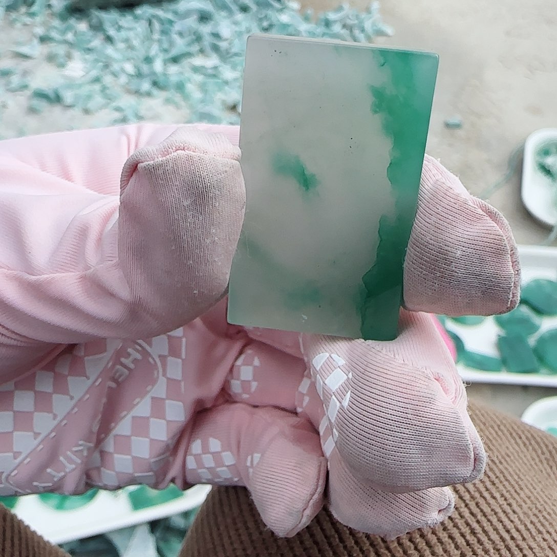 石英质玉颈饰未镶嵌