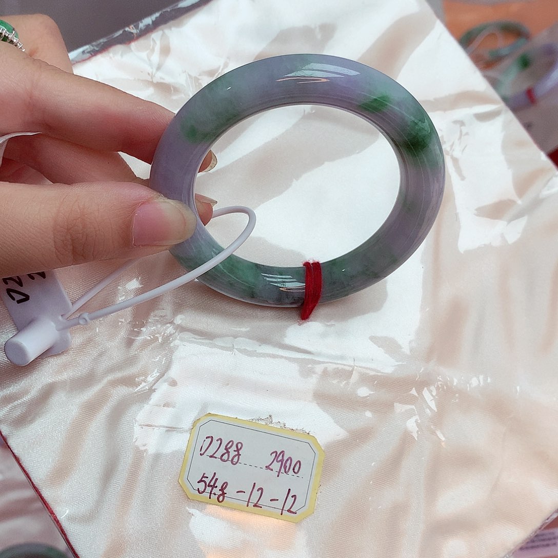 翡翠手镯未镶嵌缅甸翡翠