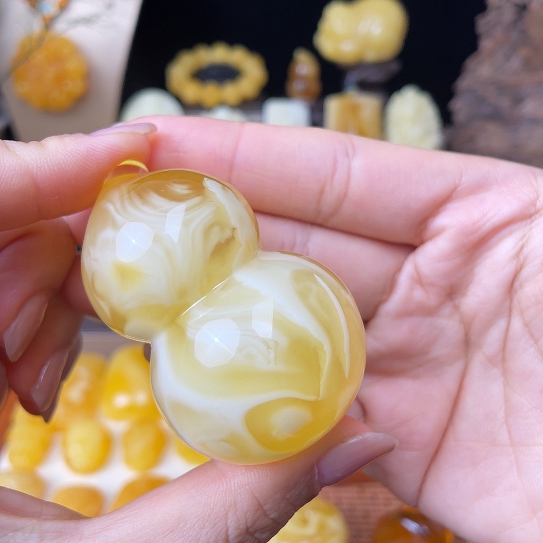 琥珀未镶嵌珠宝奇石