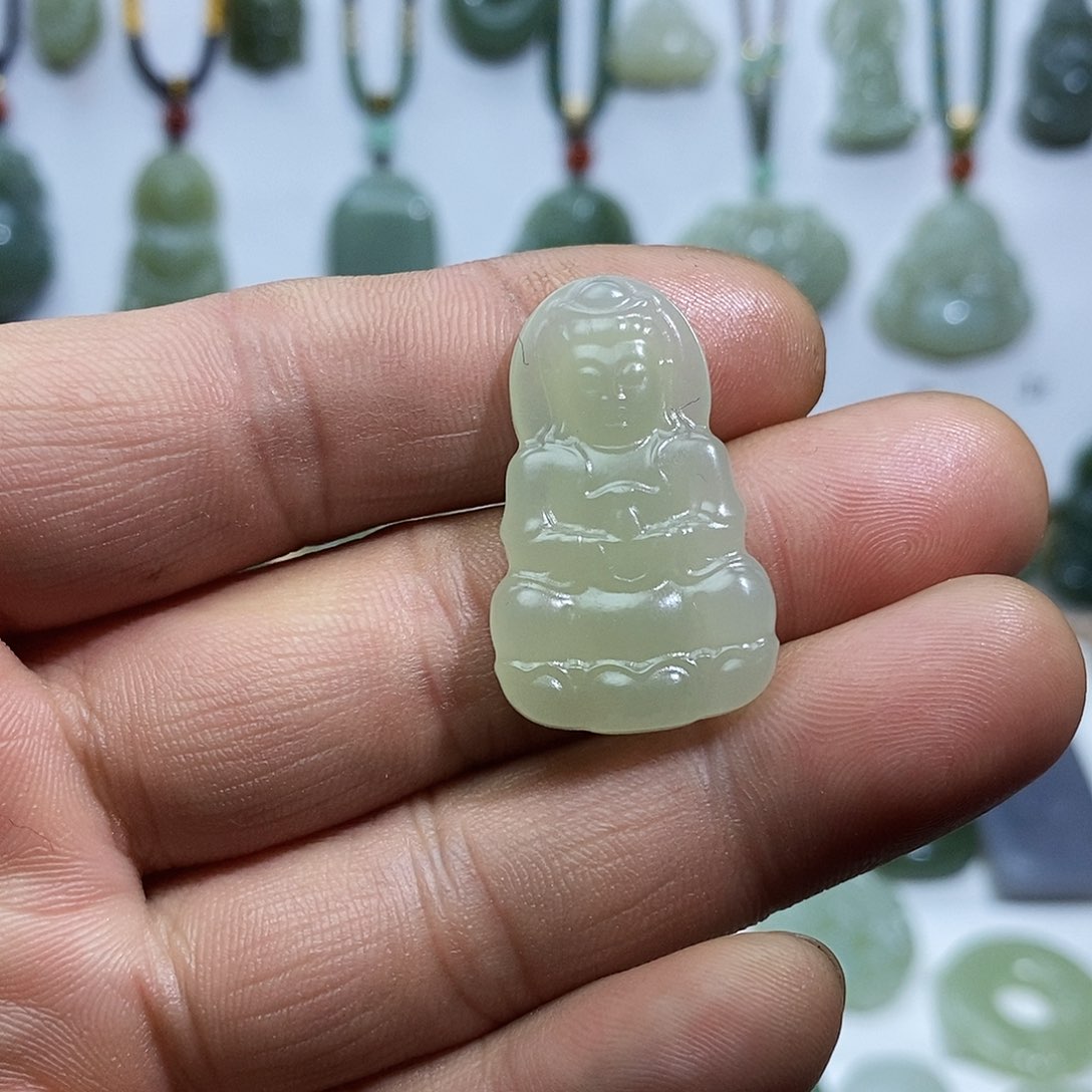 和田玉未镶嵌颈饰