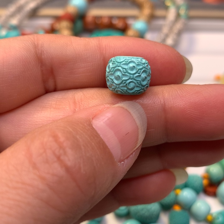 绿松石未镶嵌颈饰