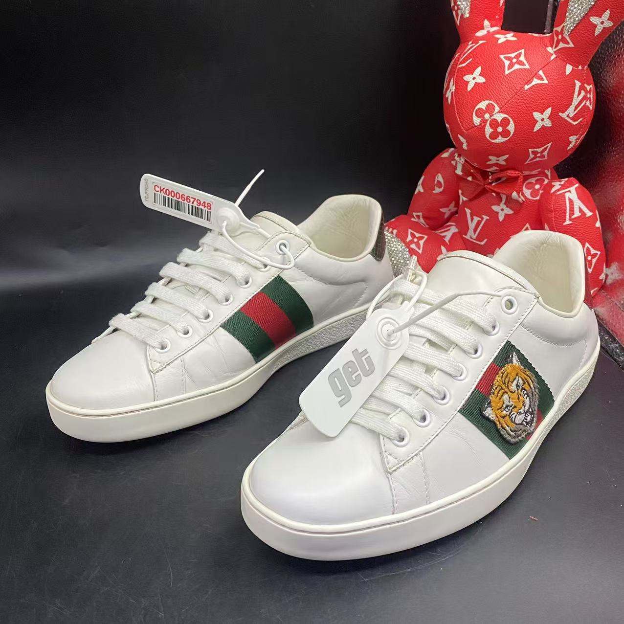 95新 GUCCI/古驰 【聚星福利】ACE系列白色虎头板鞋40.5欧码ddm787