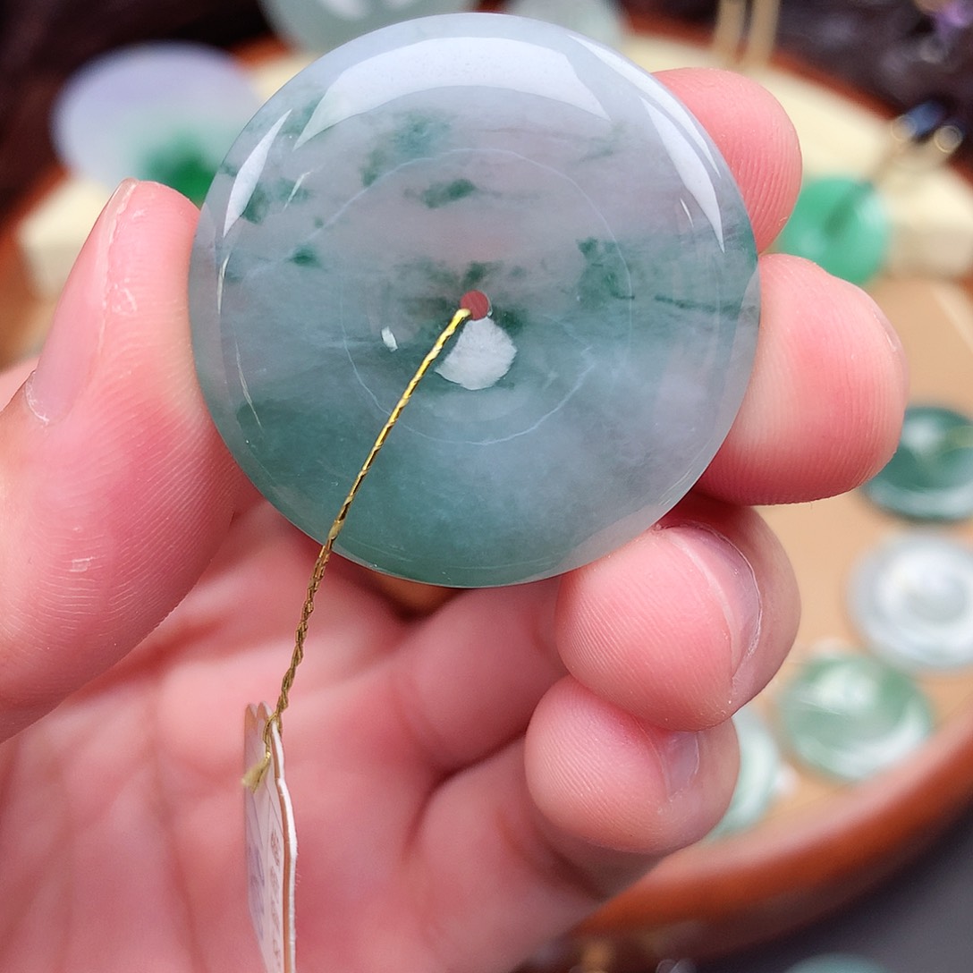 翡翠未镶嵌颈饰吊坠