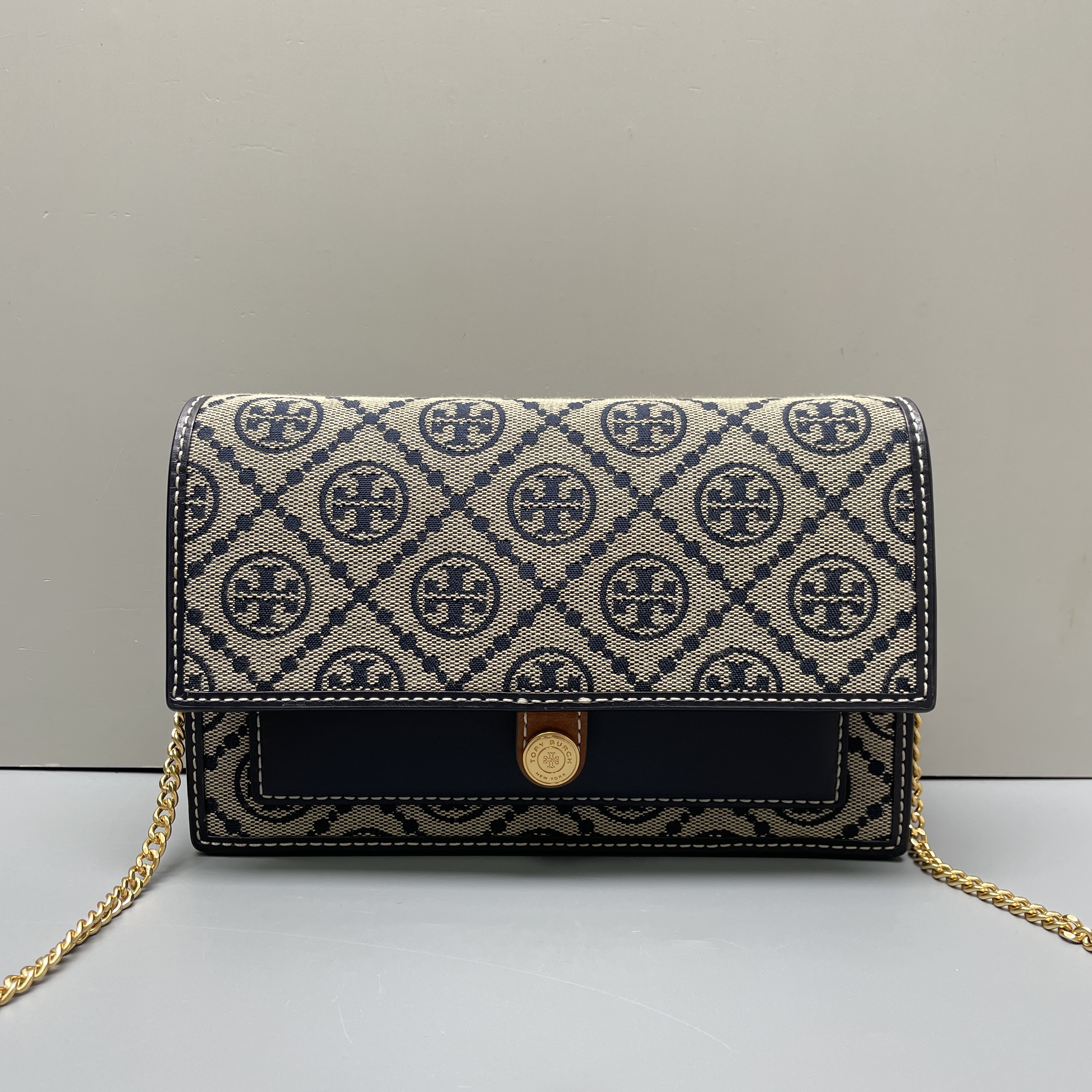 95新 TORY BURCH/汤丽柏琦 织物老花斜挎包20*12*4cmMB120903