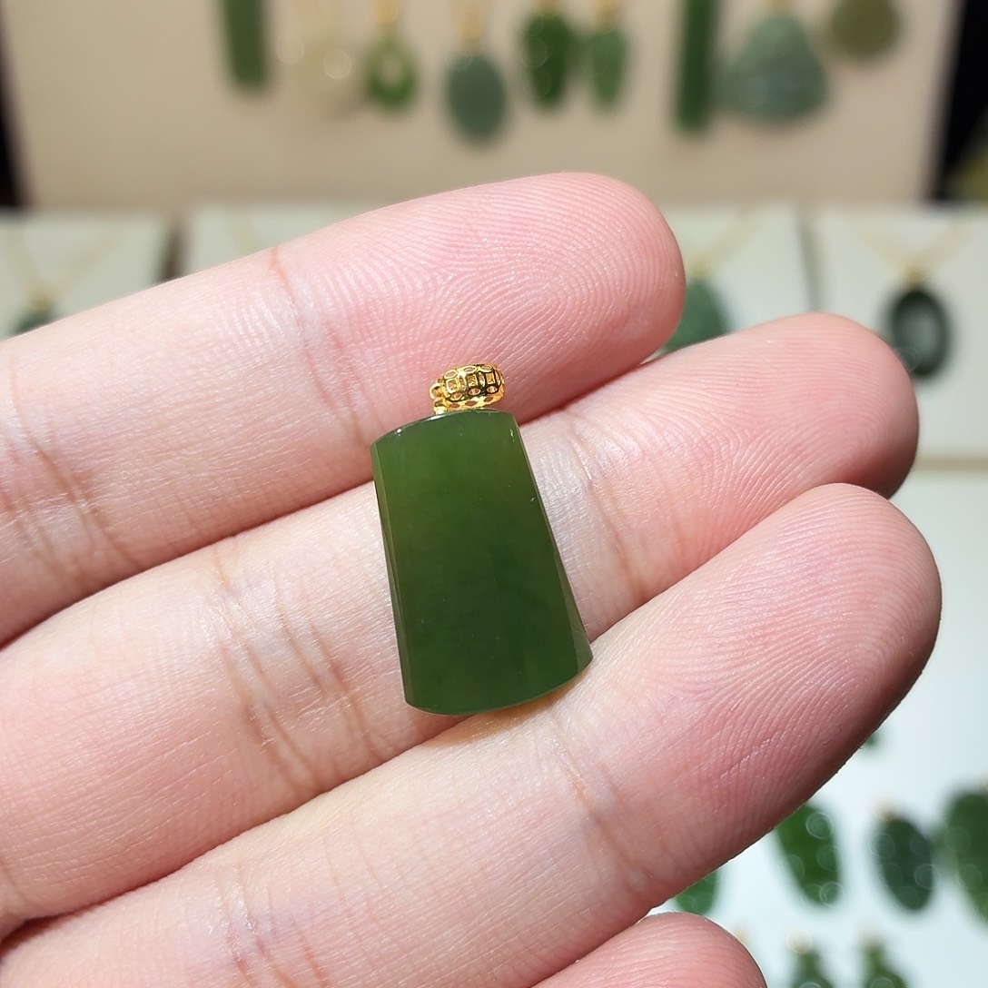 感***恩和田玉（碧玉）18K金镶嵌吊坠(赠链)