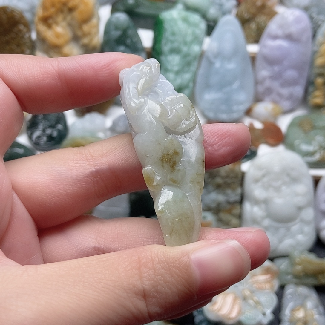 翡翠未镶嵌颈饰翡翠