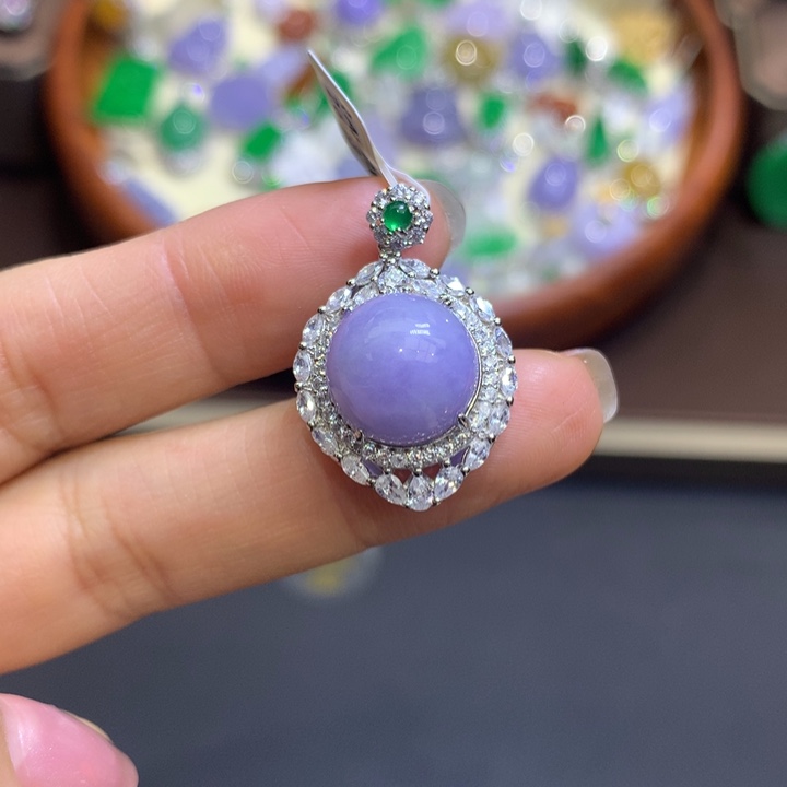 翡翠颈饰银S925镶嵌翡翠吊坠