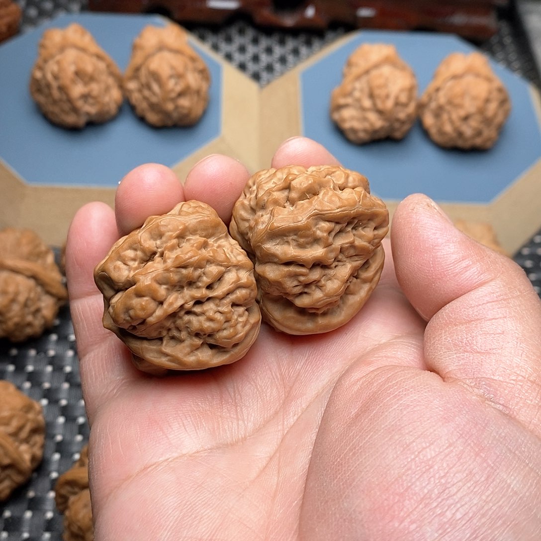 文玩核桃吊坠人****搏蛤蟆头