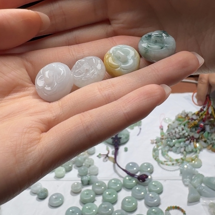 未镶嵌挂件翡翠福利1个，不包邮，拍一单邮费发货