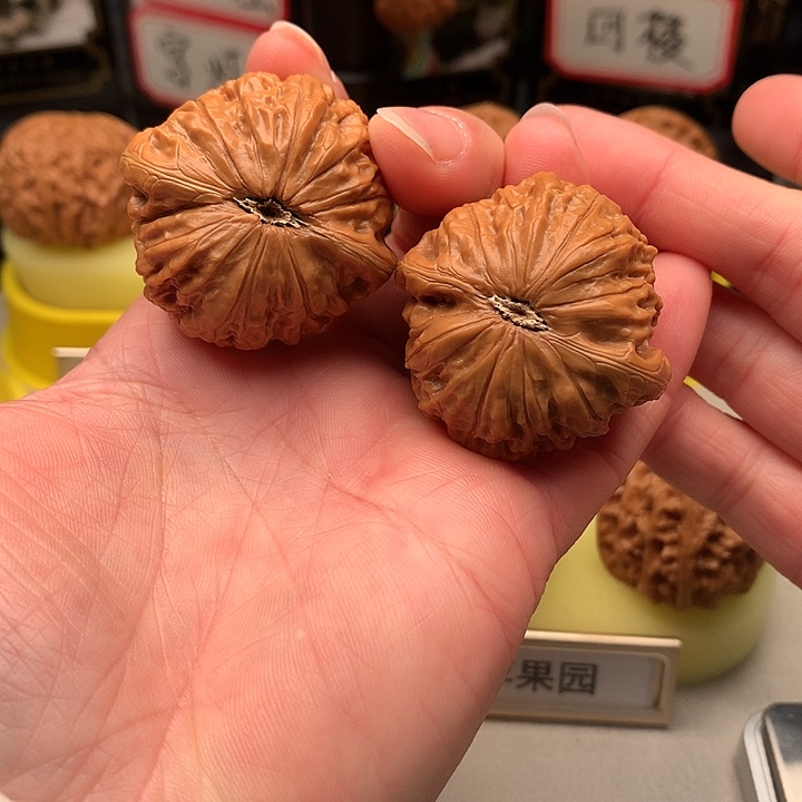 T***i文玩核桃吊坠39尺精品铁锤624号