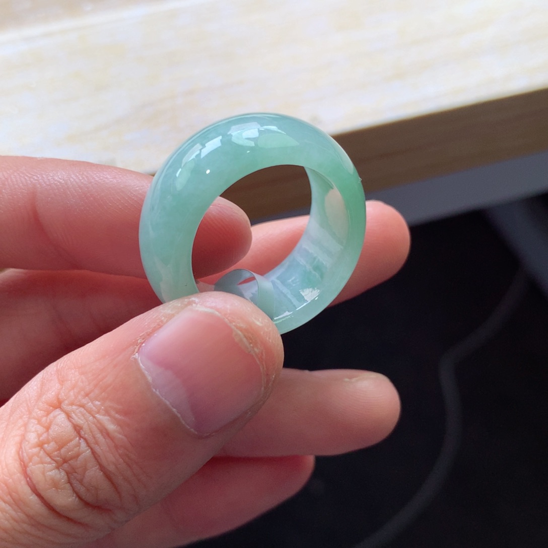 翡翠颈饰未镶嵌吊坠